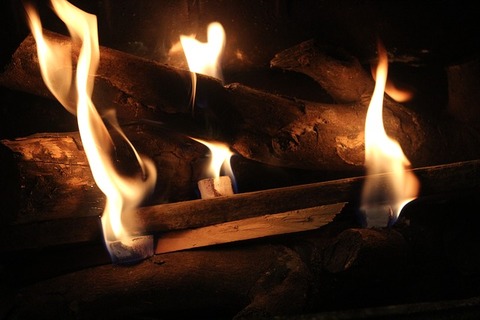 fireplace-1761125_640