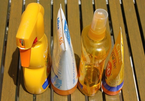 sunscreen-1461335_640