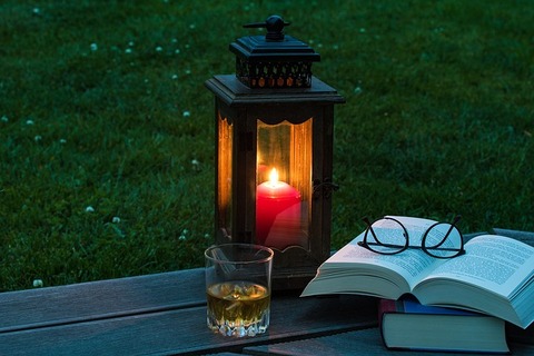 lantern-2369904_640