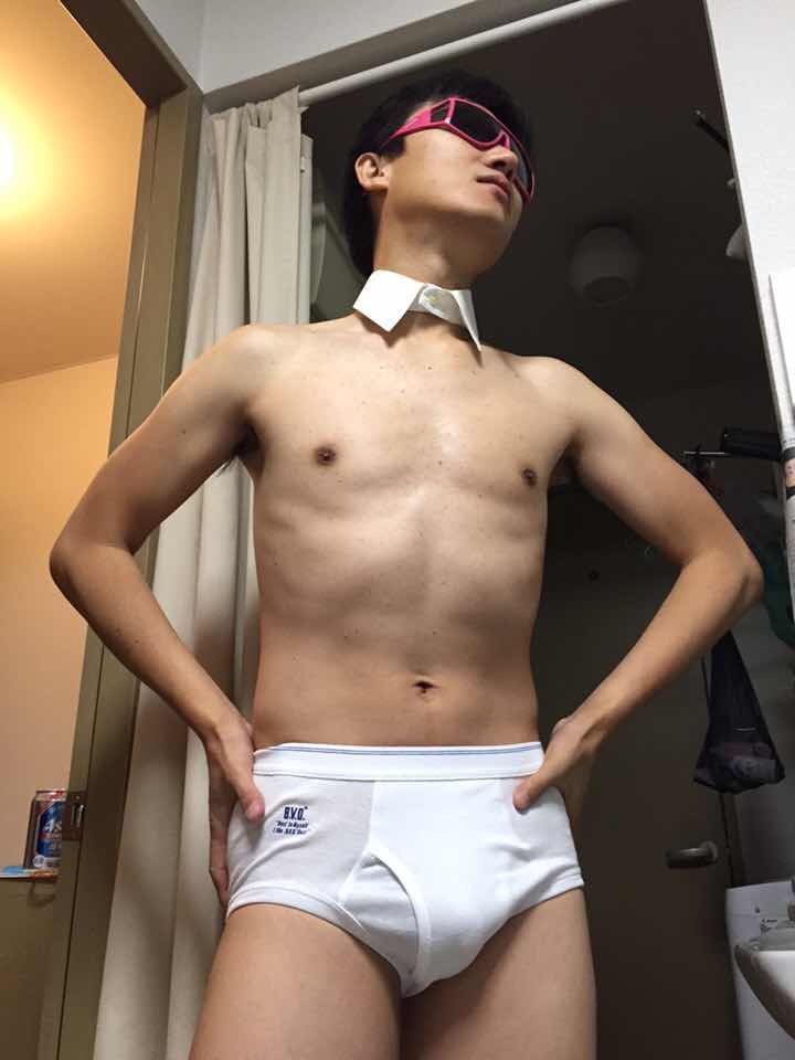 「ブリーフ一枚」の画像検索結果