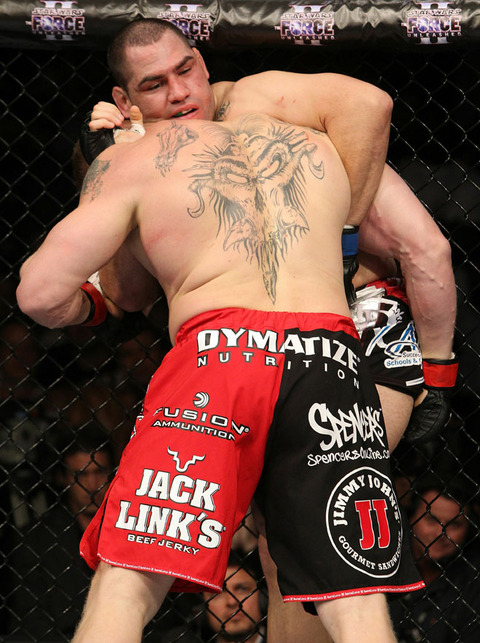 ufc121_11_velasquez_vs_lesnar_01a