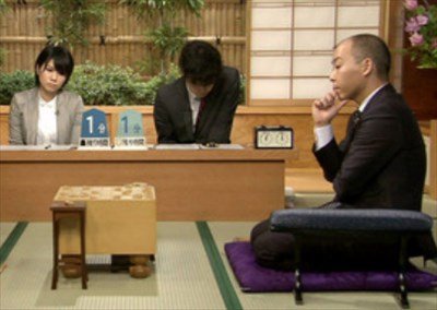 とんでもない格好で将棋指してしまうwwwwww