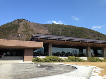 130223kenritutoshokan