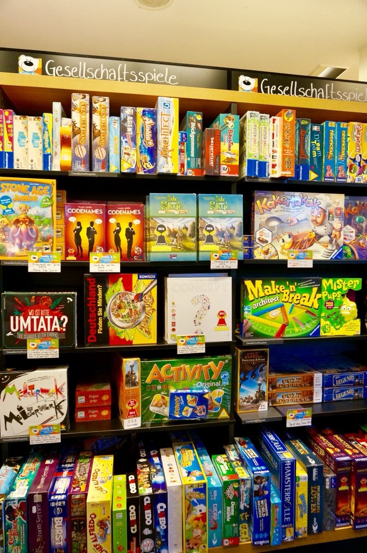 ドイツ・エッセンの巨大書店『Mayersche bookstore』へ行ってきた