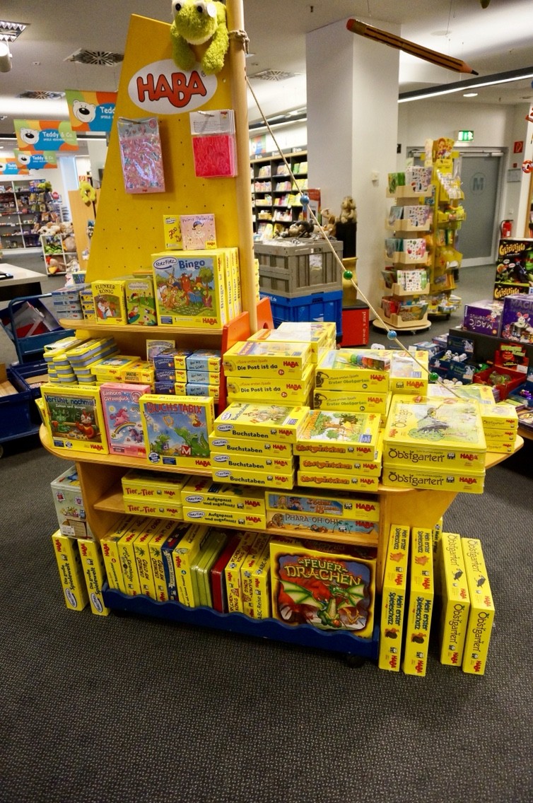 ドイツ・エッセンの巨大書店『Mayersche bookstore』へ行ってきた