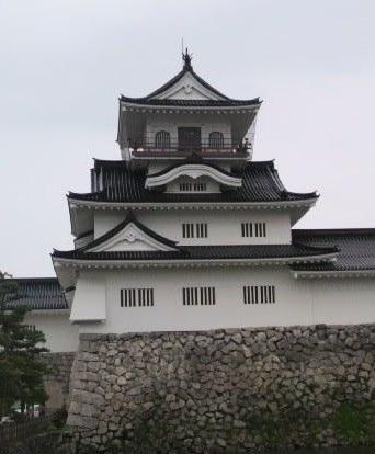 ���ߥ�˥ƥ����饹��