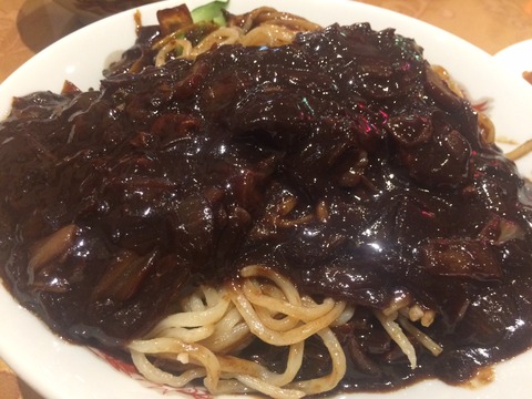 ジャージャー麺
