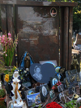 grave001
