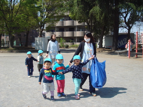 うさぎ4月戸外