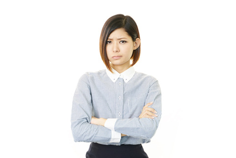 友人達と休日にテーマパークへ行くことに→しかし友人Tに「この車は5人乗りだからあなたは乗れないから」と言われ…