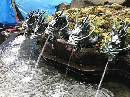 箱根神社の龍神水2
