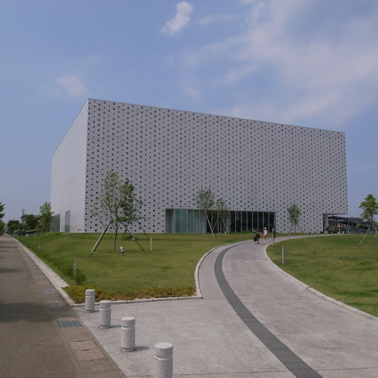 Kanazawa Umimirai Library