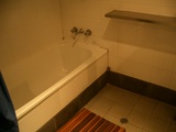 YHA-MelbourneMetro-bath1