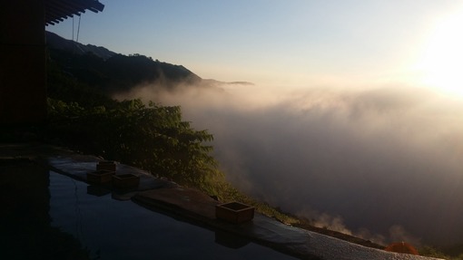 2015y05m11d_182207751