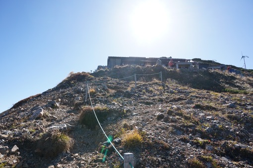 2013y10m05d_125315347