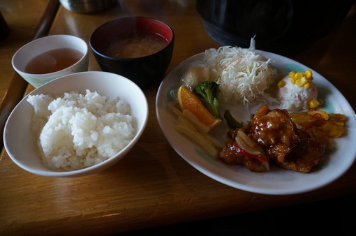 2013y10m05d_135417640