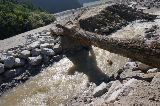 2013y09m30d_123521259