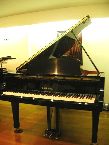 yamaha G3B