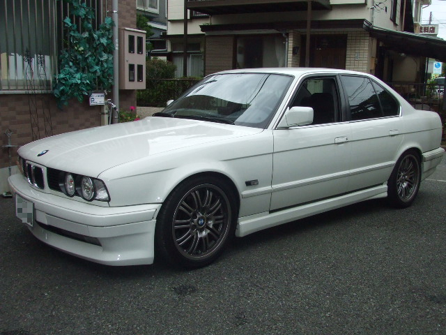Where is the battery in a 92 bmw 525i