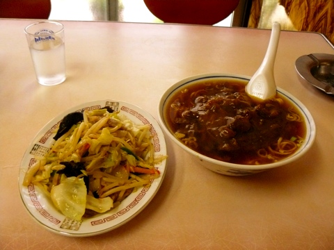 野菜炒めとカレーそば