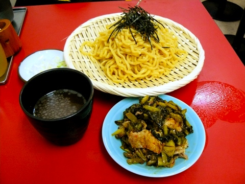 ざるやよい麺全景