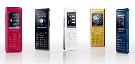 速報】幅広い世代が楽しめるケータイ！ウィルコム2011年秋冬10機種29色