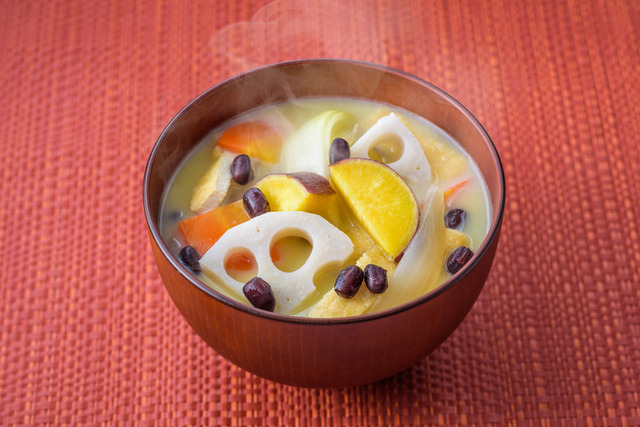 西のお事汁（白味噌）