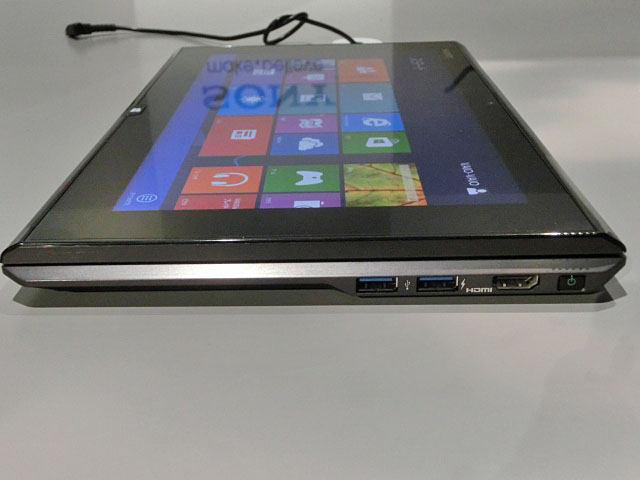 索尼超极本2面! “VAIO Duo 11”在真机照片中看到