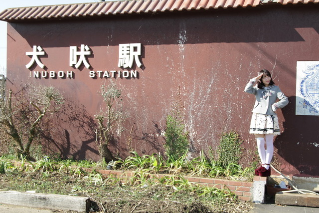 06