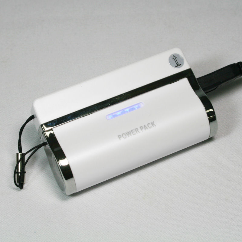 ケーブル不要でiPhone 5を充電できる!Lightningコネクター付きモバイルバッテリー【イケショップのレア物】