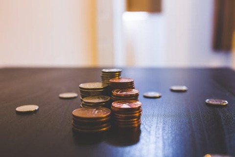 アホ「ベーシックインカムは財源ないから無理」ワイ「社会保障の財源もないやん」