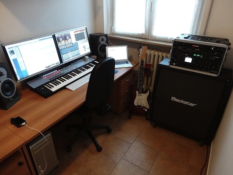mac-musician-desk