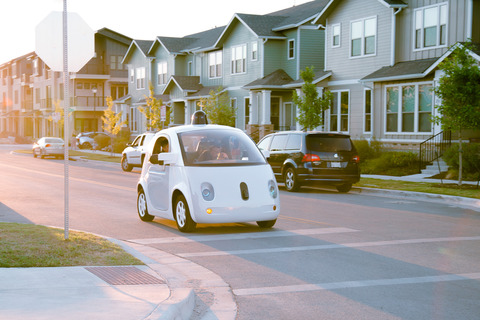 Googleの自動運転車部門、安全面の問題で運転手に操縦を引き継ぐシステム採用せず