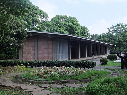 寝殿造系庭園の立地的考察 宝筐院 白河天皇縁の寺院にモダンな庭園 -庭園ガイド