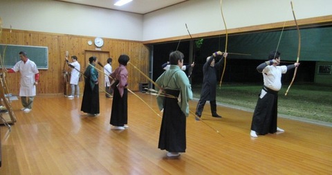 久々の和服 : 磐田弓道協会だより