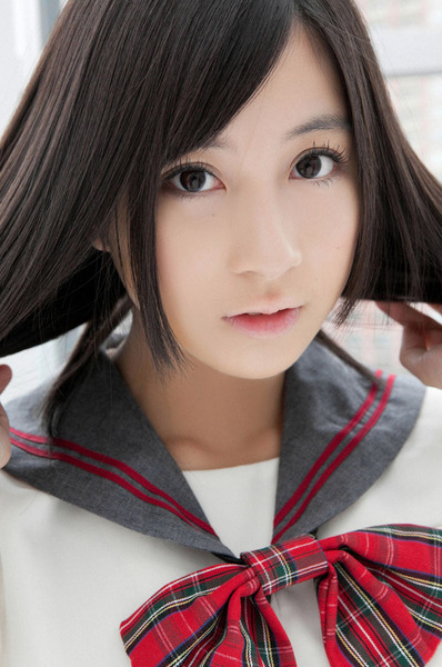 小野恵令奈、セーラー服