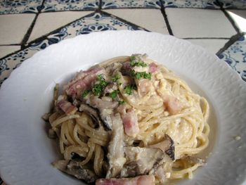 ブラッセリー_TOURS_ベーコンときのこのパスタ