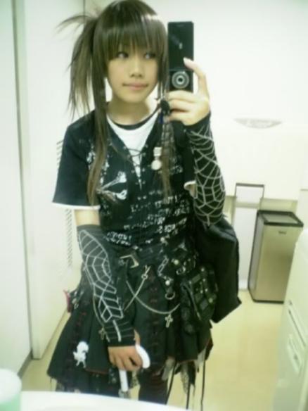 118047__438x_crossdressing-boys-003