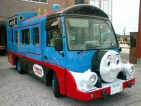 117491__468x_us-vs-japanese-schoolbuses-007
