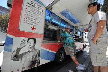 north-korea-food-truck-2011-06-22
