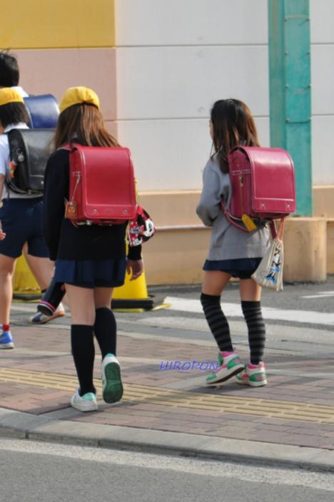 116913__468x_precocious-fashionistas-015