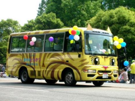 117506__468x_us-vs-japanese-schoolbuses-022