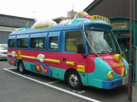 117496__468x_us-vs-japanese-schoolbuses-012