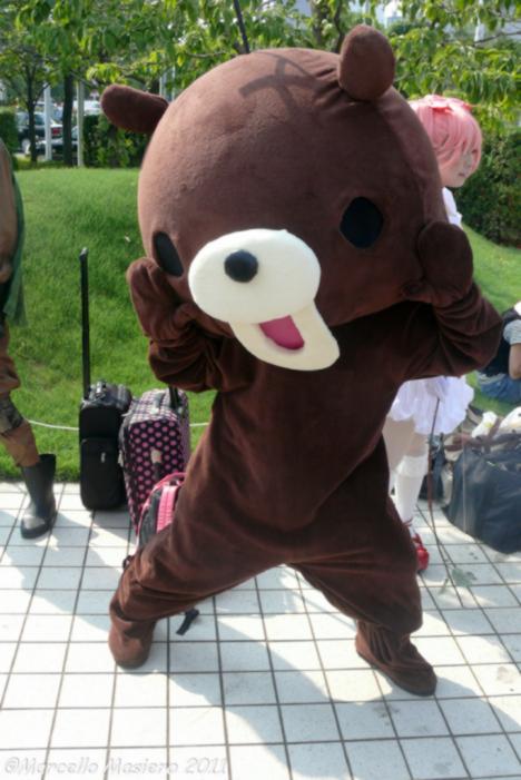 110909__468x_comiket-80-day-2-cosplay-inferno-107