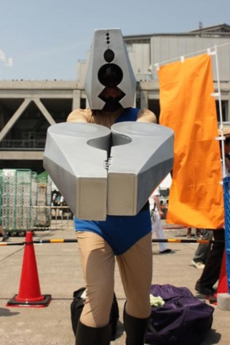 110918__468x_comiket-80-day-2-cosplay-inferno-116