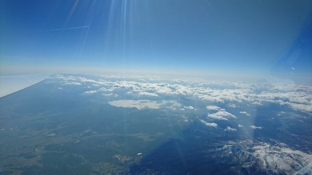 PIC2_右下は安達太良山、中央に猪苗代湖 (640x360)