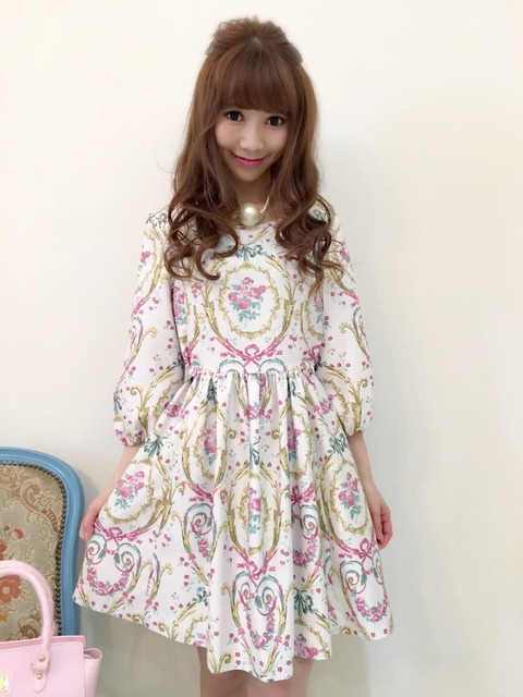 売れています！♥フェリエワンピアント―ニア柄♥ふんわりな着心地が  