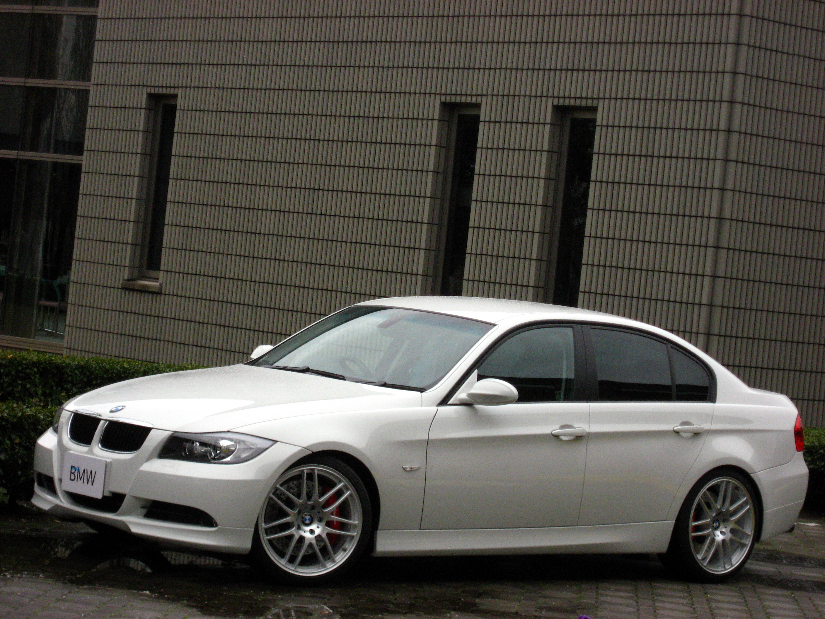 E90 320I