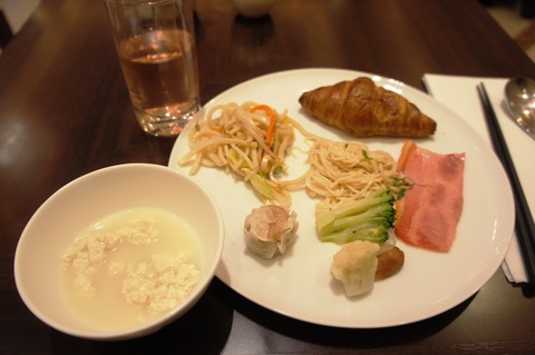 ダブルツリーbyヒルトン那覇の朝食ブッフェのゆしどうふ