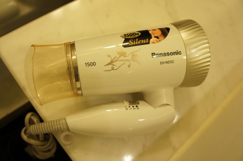 香港スカイシティマリオットホテルのパナソニック製ドライヤー